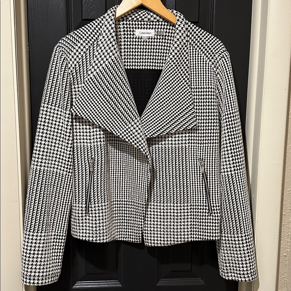Calvin Klein Flyaway Houndstooth Jacket with Zipper Pockets. Sz Large.